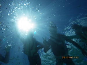 沖縄サンゴの海でシュノーケリング