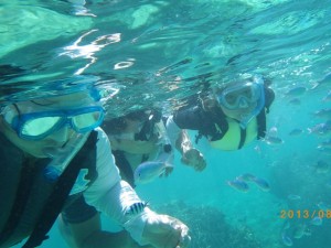 7才のお姉ちゃんはばっちしシュノーケリング～♪