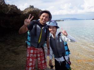 本部をバックにパシャリ