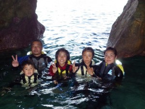 洞窟でぷかぷか練習♪