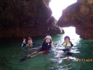 カヤックツアーの洞窟。