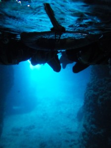 青の洞窟入り口