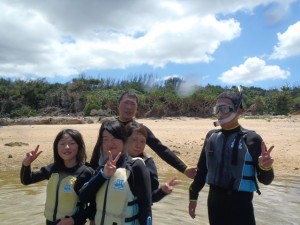 サンゴの海でシュノーケリング＿沖縄