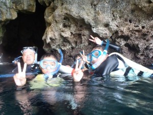 青の洞窟へ突入～！