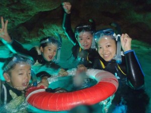 沖縄の青の洞窟♪