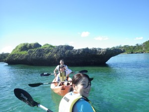 カヤックツアー＿お母さんはスタッフと